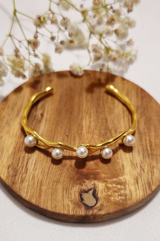 Four Pearls for the Girls