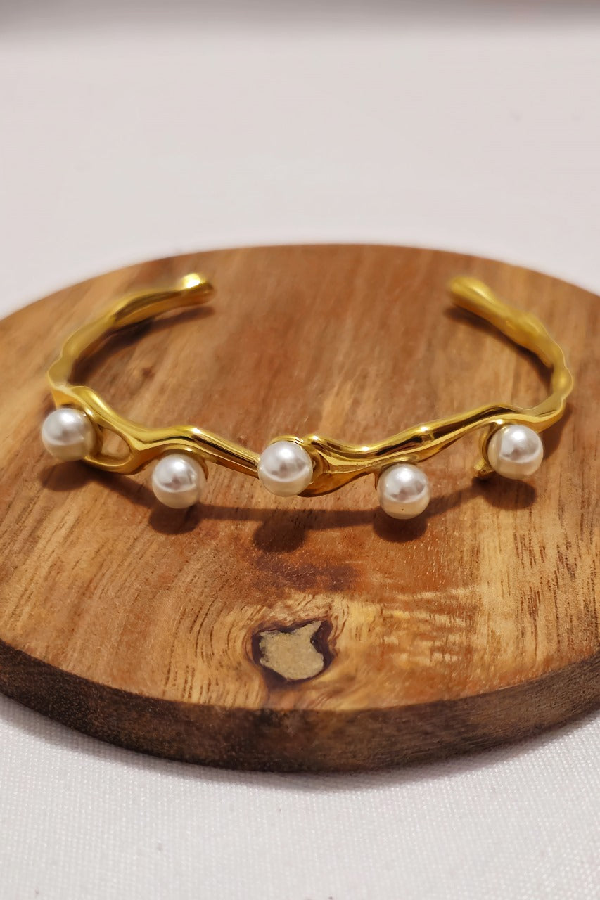 Four Pearls for the Girls